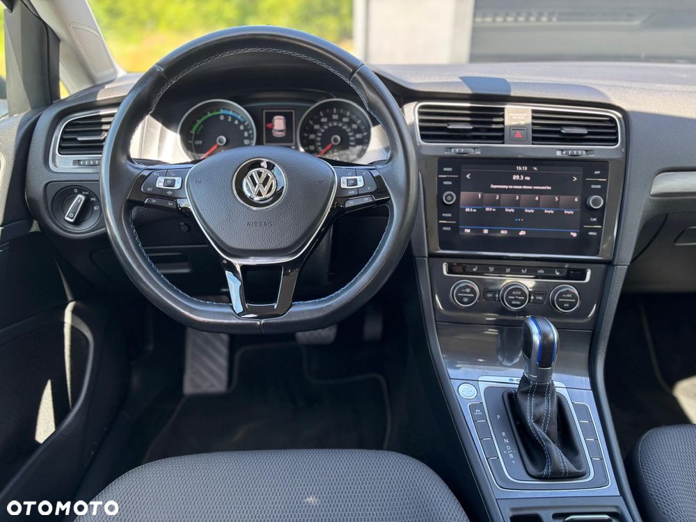 Volkswagen Golf e-Golf - 22