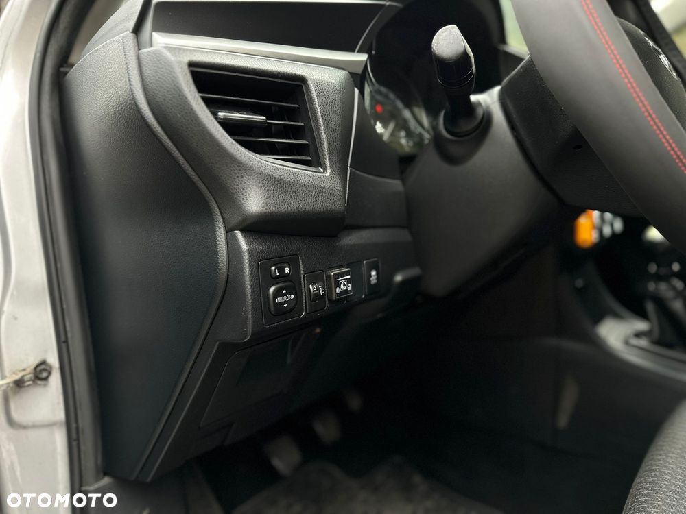 Toyota Corolla 1.6 Active EU6 - 12