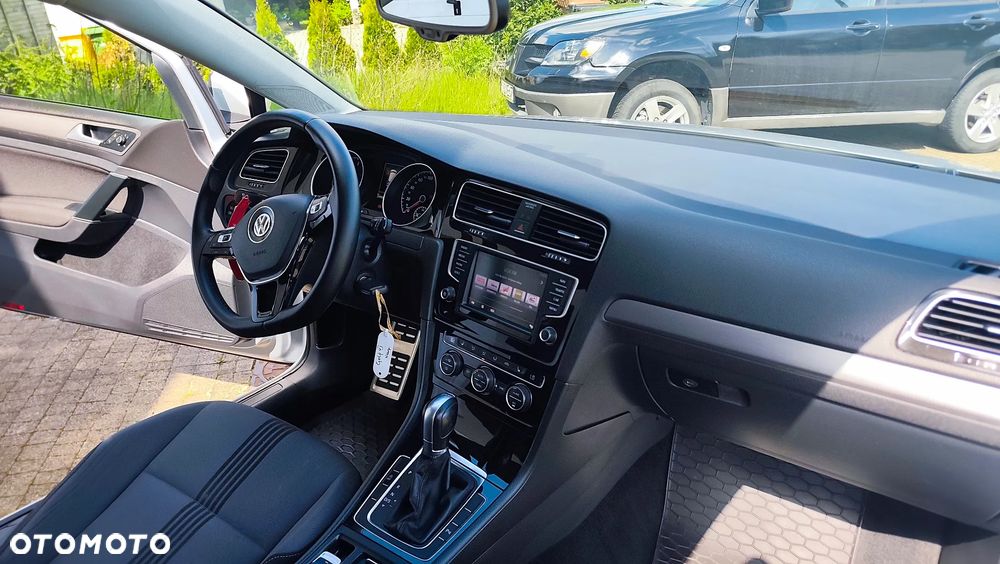 Volkswagen Golf 1.6 BlueTDI DSG Comfortline - 37