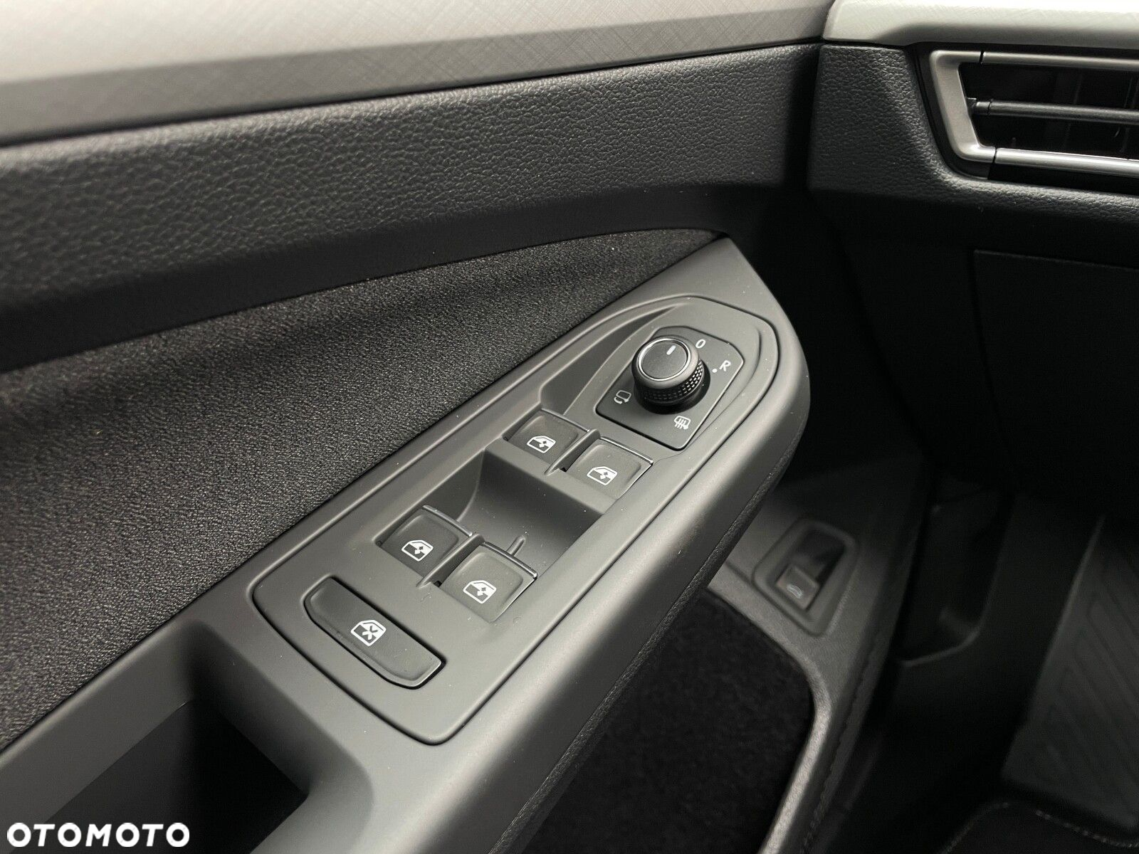 Volkswagen Golf - 23