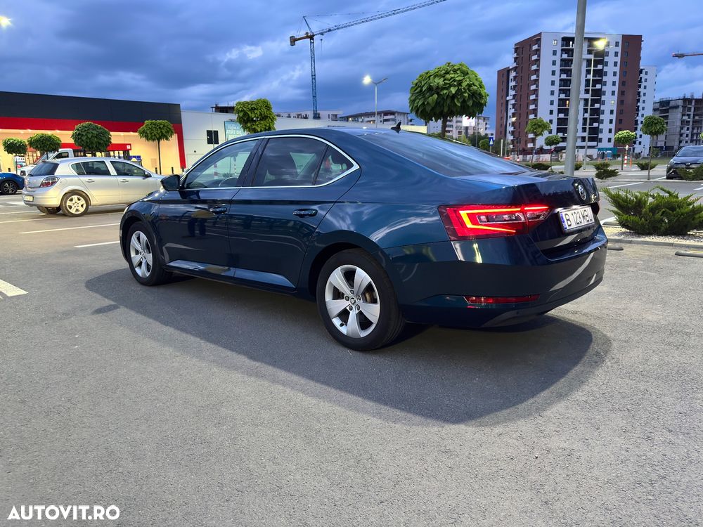 Skoda Superb 2.0 TDI Ambition - 4