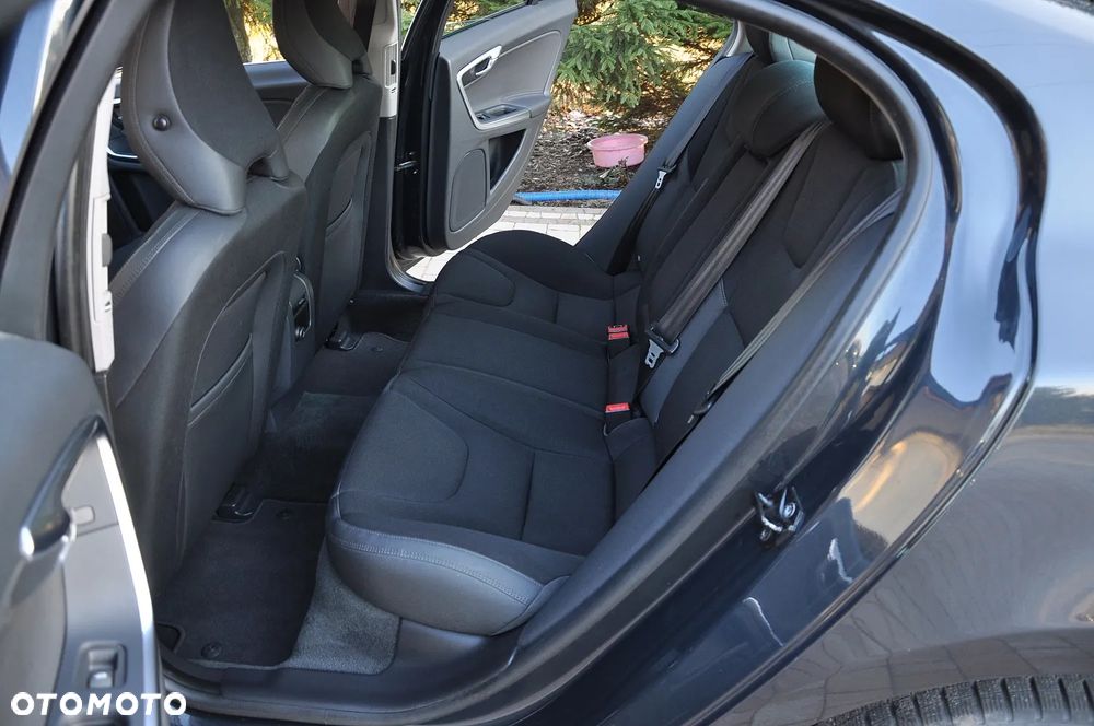 Volvo S60 D4 Geartronic - 24