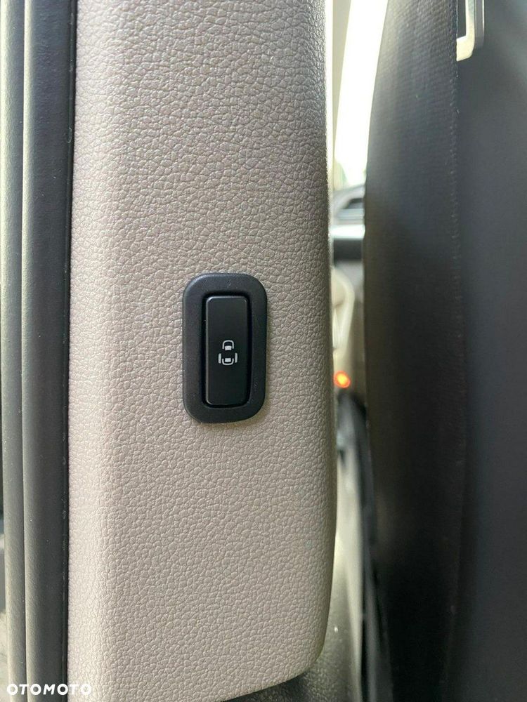 Volkswagen Multivan - 15