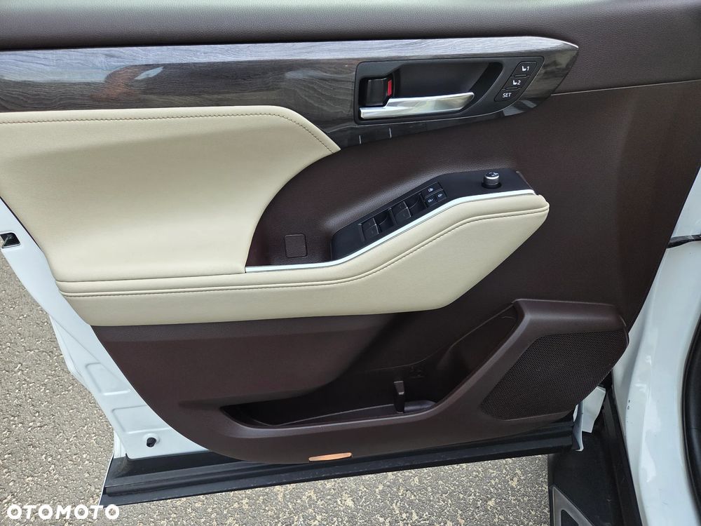 Toyota Highlander 2.5 Hybrid Executive - 36