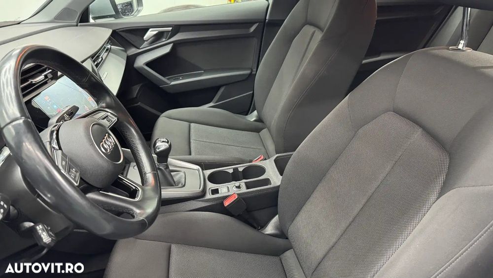 Audi A3 Sportback 1.6 30 TDI Basic - 11