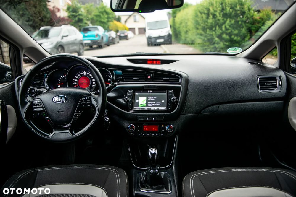 Kia Ceed 1.6 GDI Vision - 29