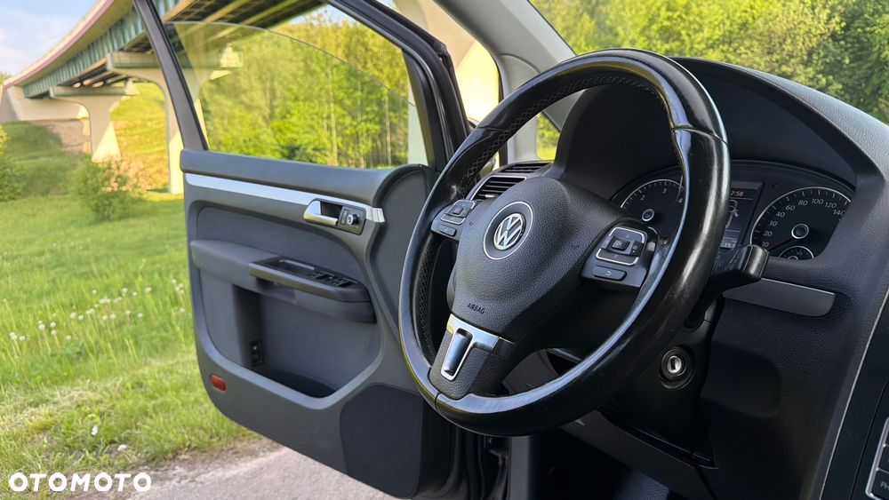 Volkswagen Touran 2.0 TDI DPF STYLE - 14