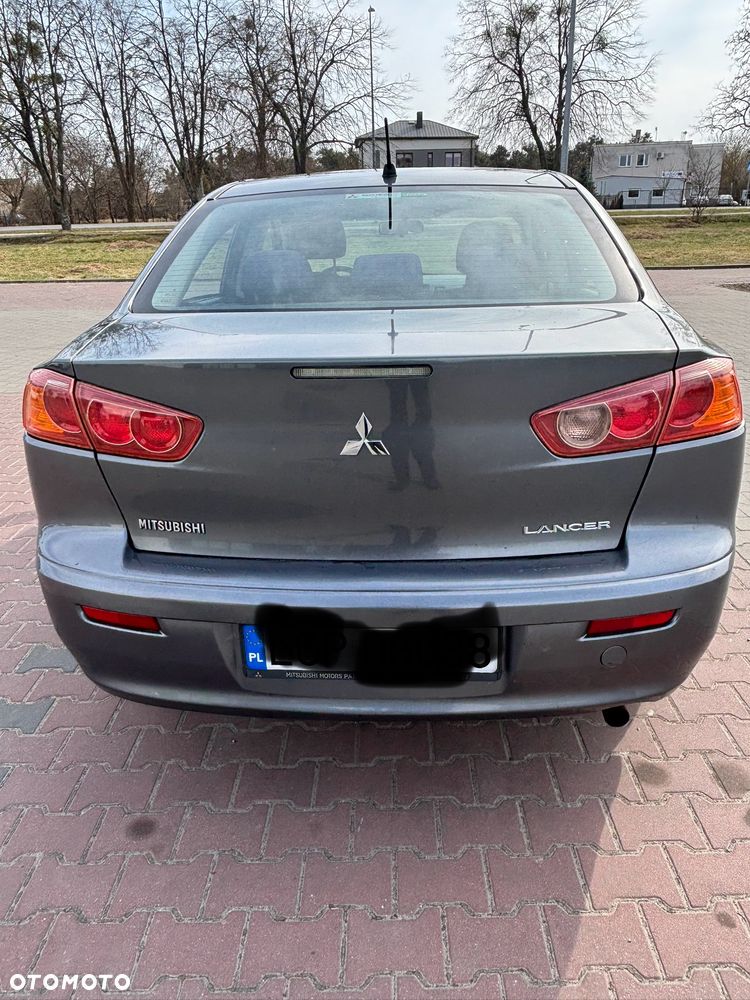 Mitsubishi Lancer 1.8 Invite - 4
