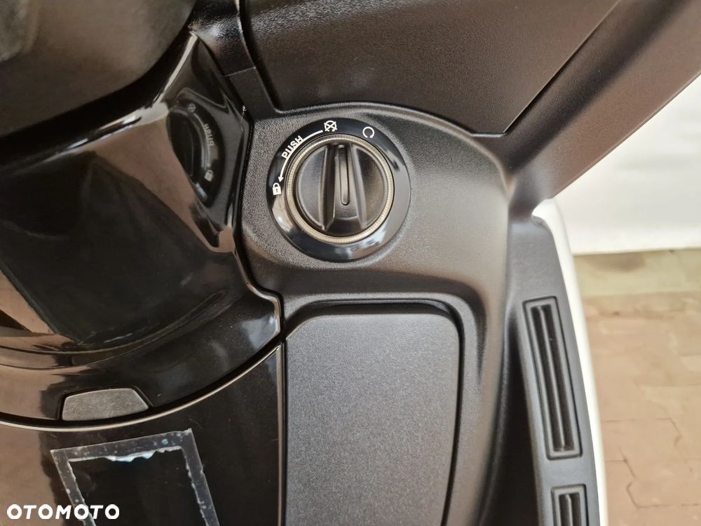 Peugeot Metropolis - 37