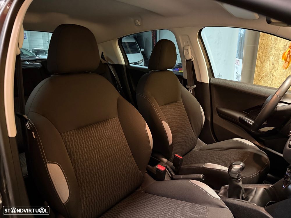 Peugeot 208 82 VTI Style - 11