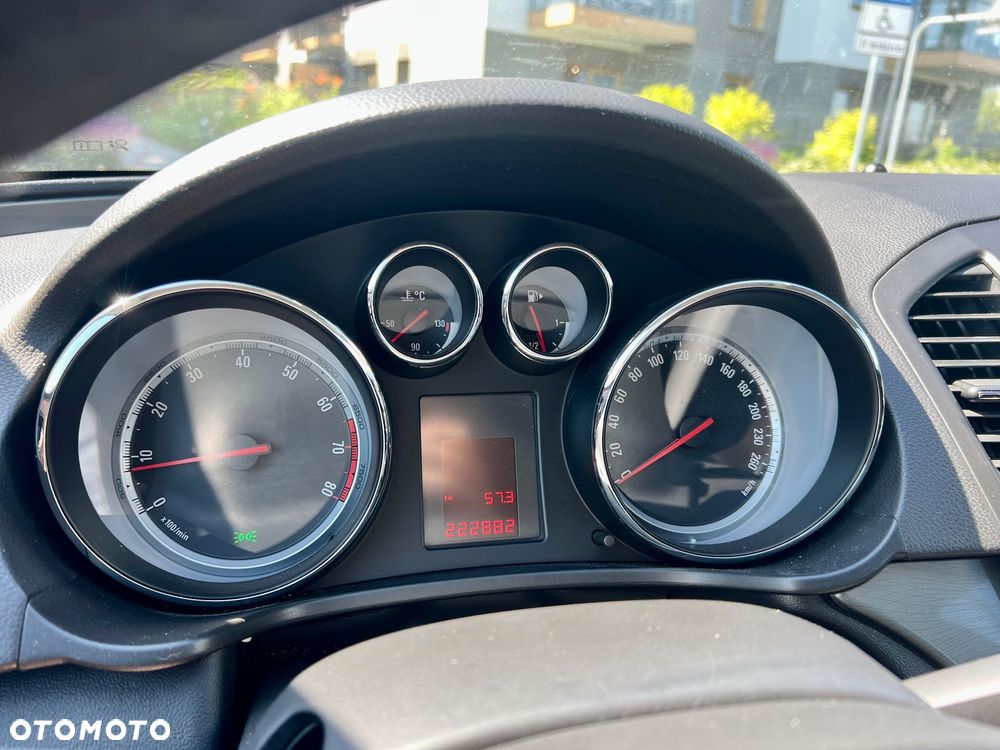 Opel Insignia 1.8 - 6
