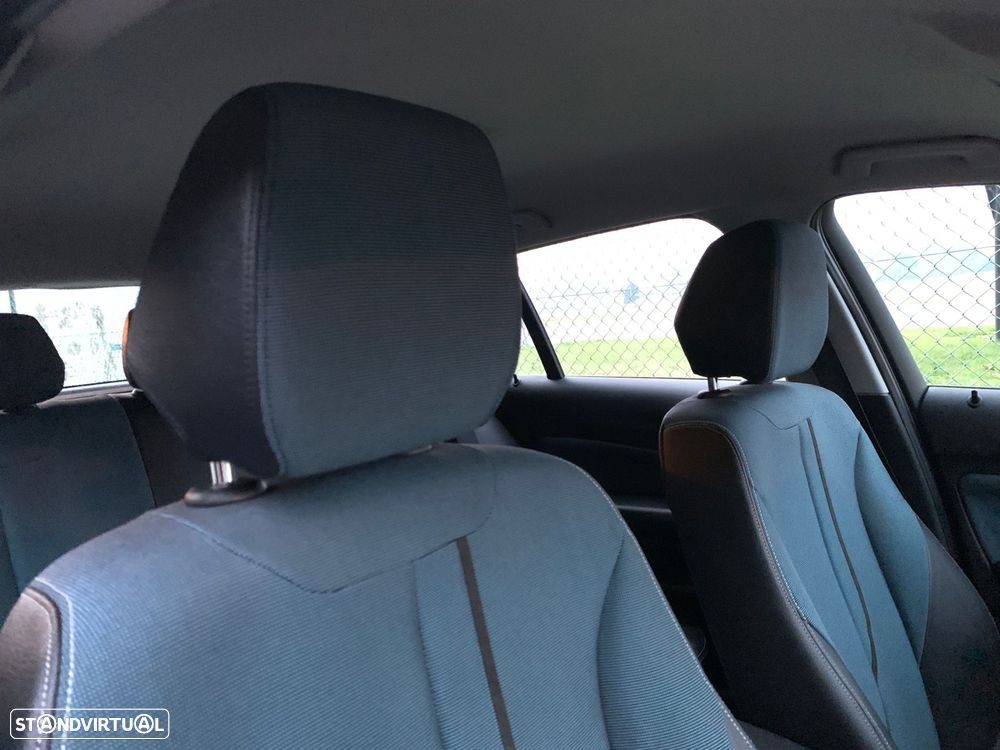 BMW 118 d Pack M - 9