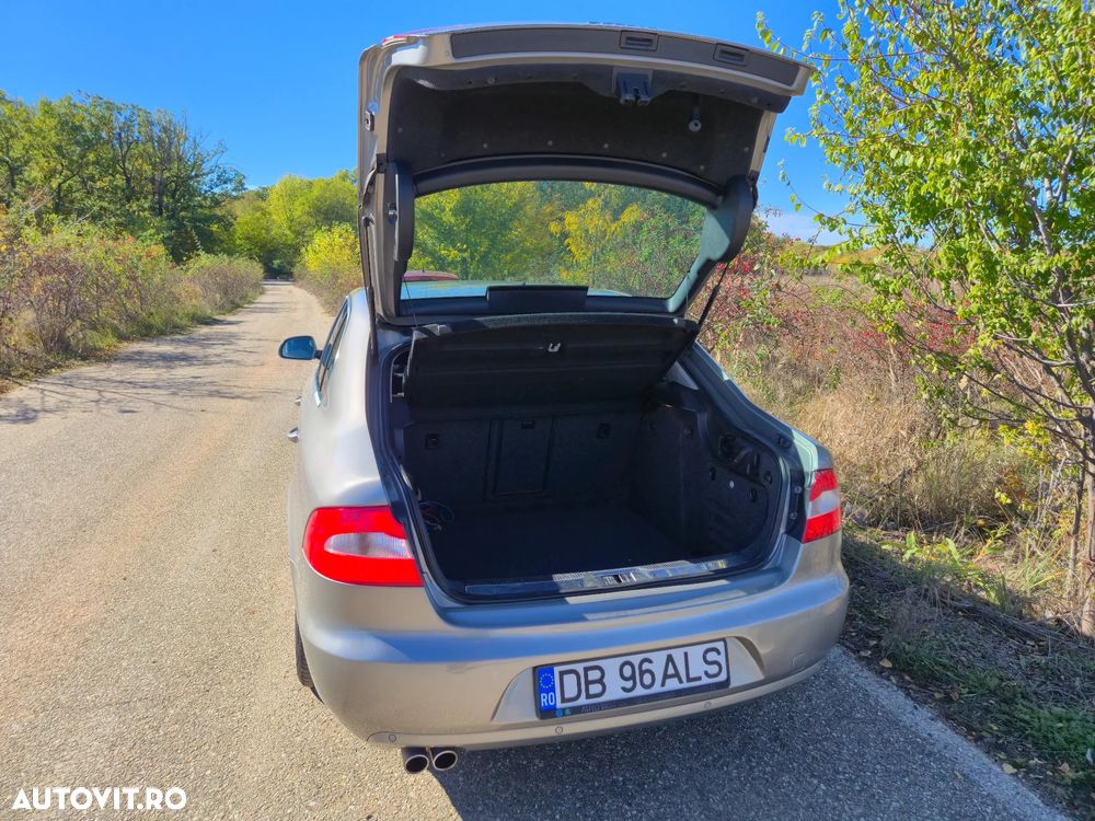 Skoda Superb 1.6 TDI GreenLine - 8