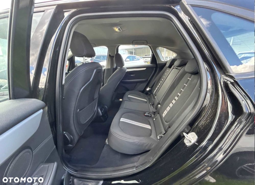 BMW Seria 2 218d Advantage - 11