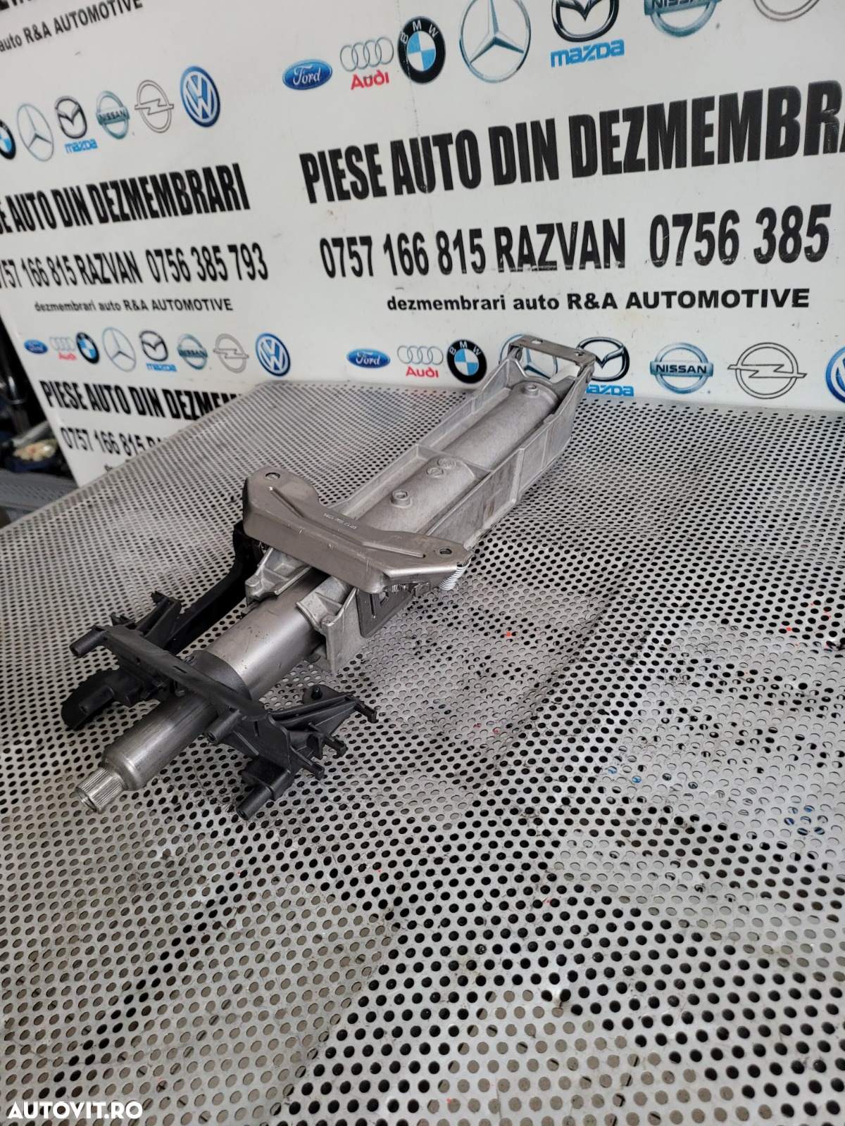 Coloana Directie Volan Ax Volan Bmw X4 F26 Volan Stanga An 2014-2015-2016-2017-2018 Dezmembrez Bmw X4 F26 2.0 Diesel Motor B47 Xdrive 4x4 Volan Stanga Bi-Xenon - 2
