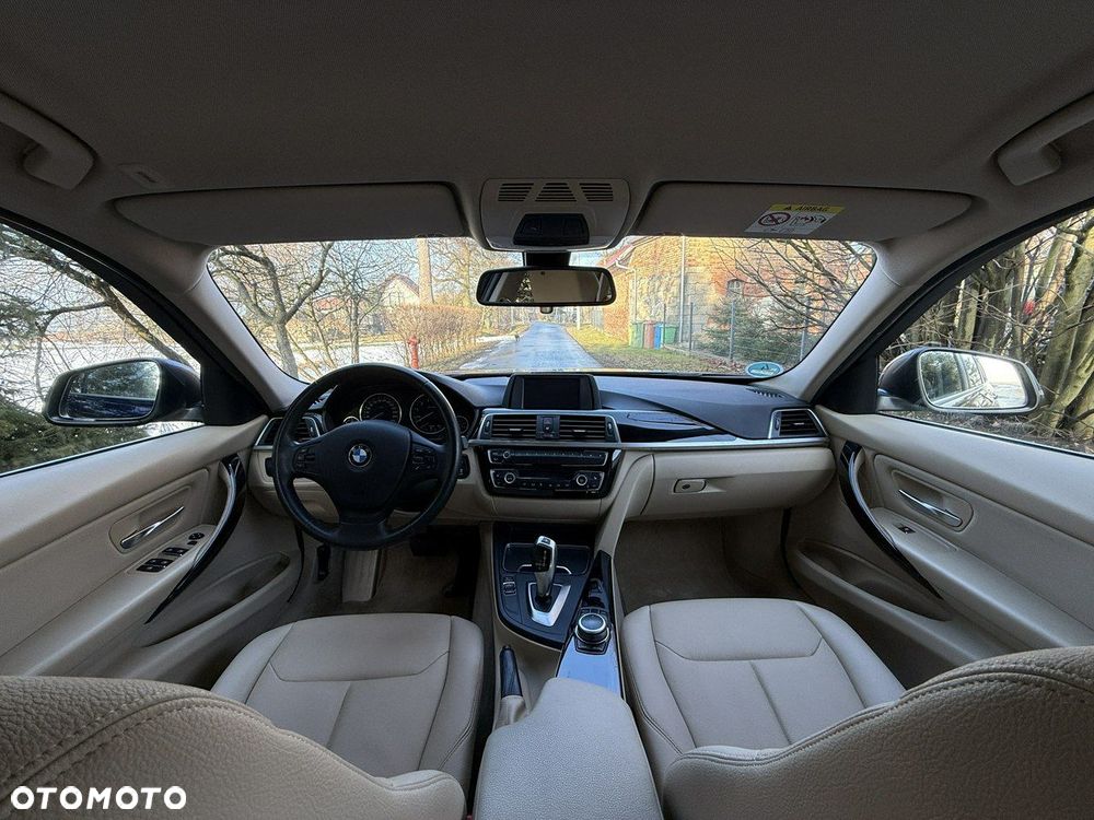 BMW Seria 3 320i Luxury Line - 4