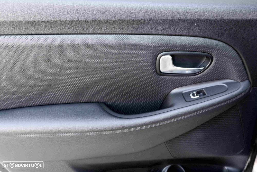 Kia Carens 1.7 CRDi ISG EX - 34