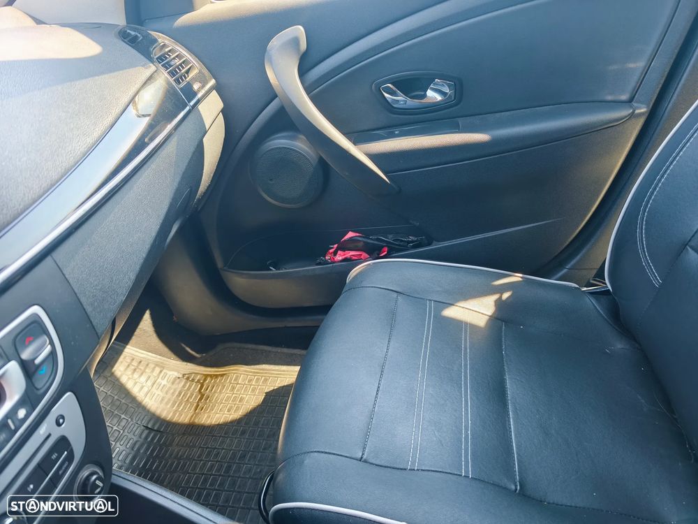 Renault Fluence 1.5 dCi Exclusive - 21