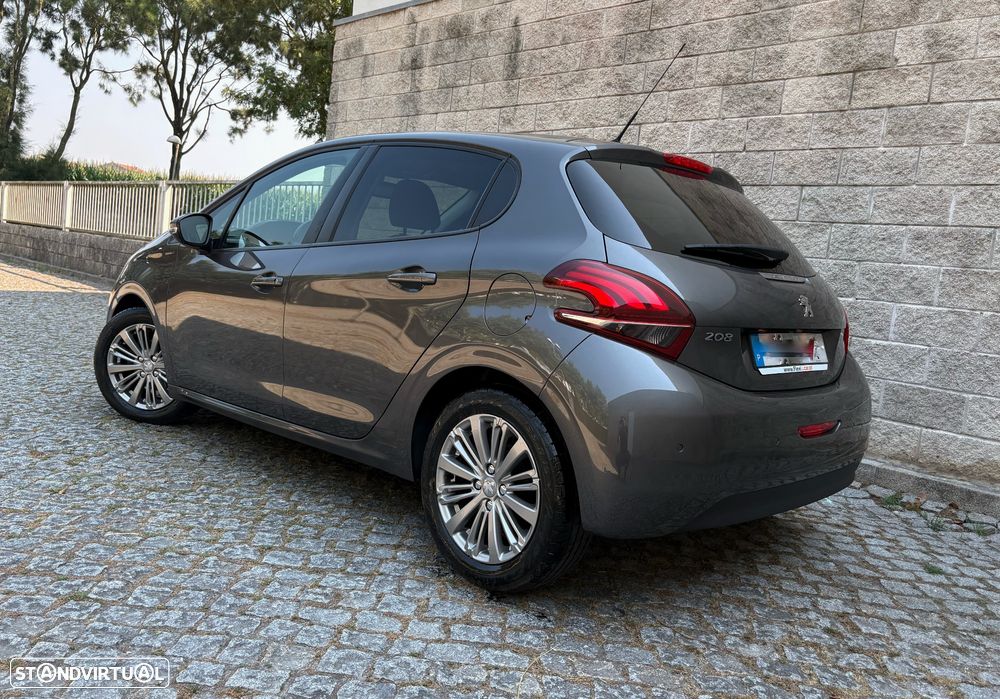 Peugeot 208 1.2 PureTech Signature - 2