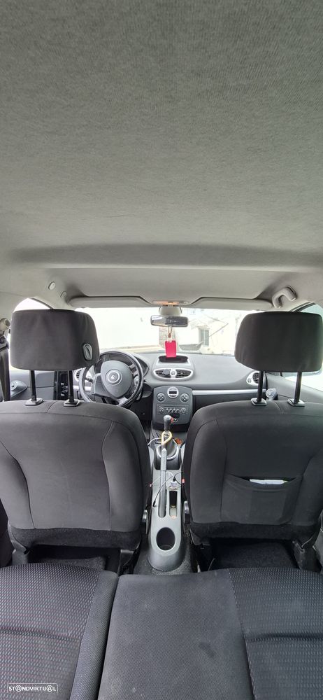 Renault Clio 1.5 dCi Privilège - 7