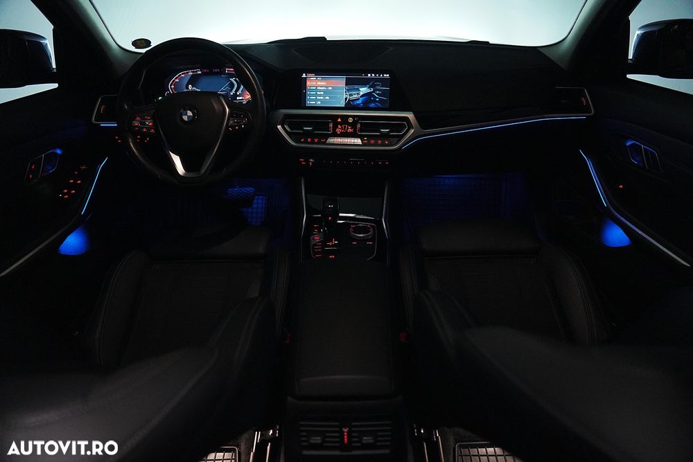BMW Seria 3 320d Aut. Advantage - 29