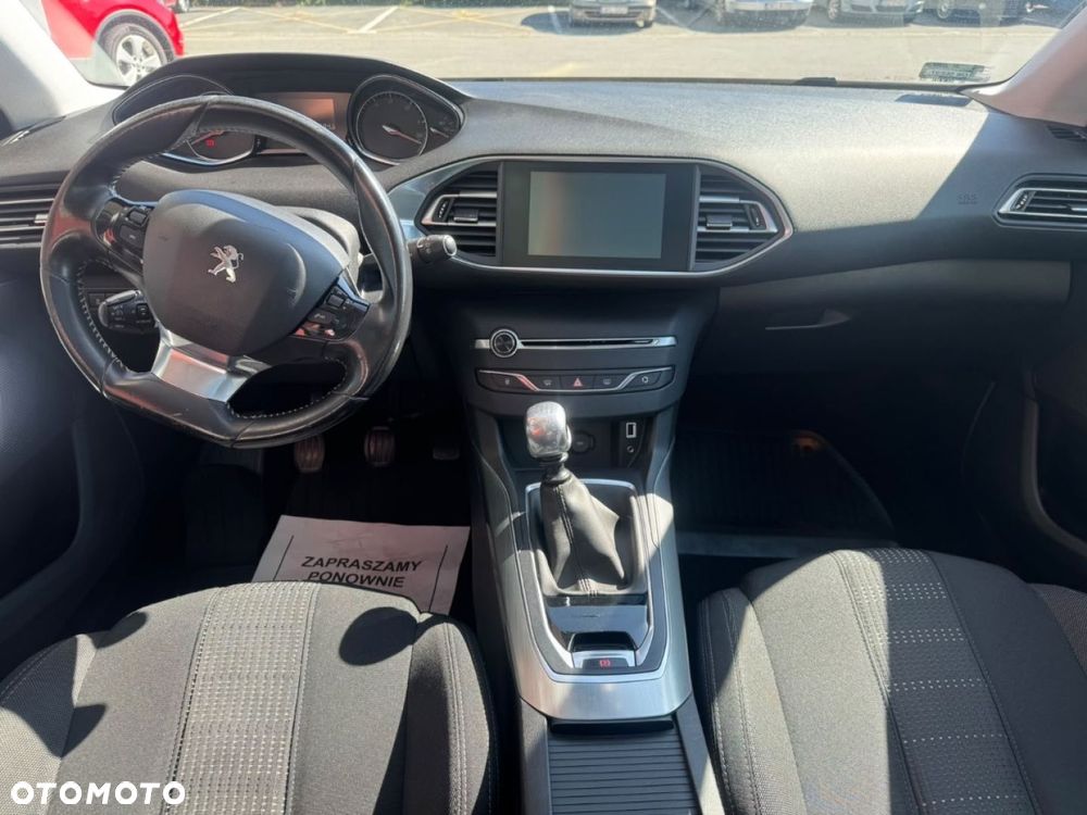 Peugeot 308 - 8