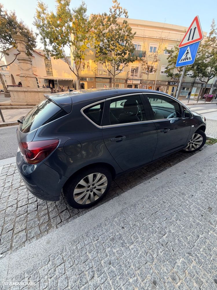 Opel Astra 1.3 CDTi Cosmo - 11