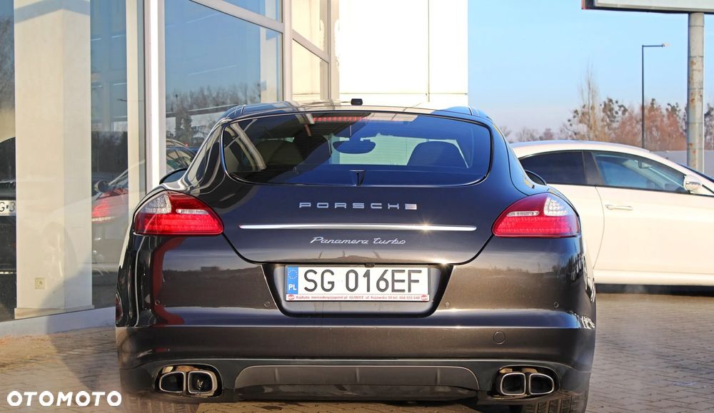 Porsche Panamera Turbo - 3