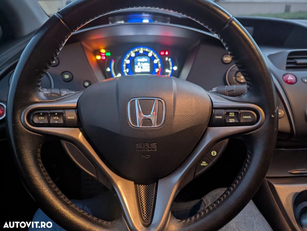 Honda Civic 1.8 SOHC i-VTEC MT Sport - 12