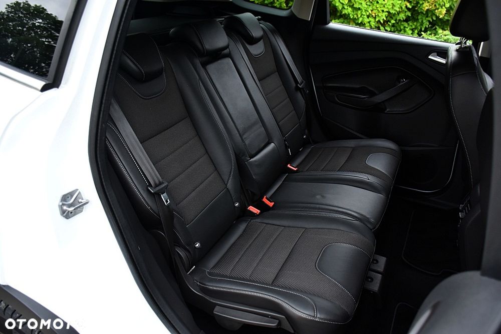 Ford Kuga 2.0 TDCi 4x4 Titanium - 40