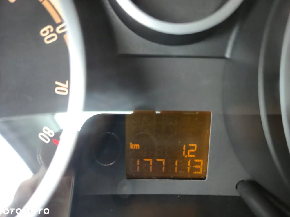 Opel Corsa 1.4 16V Satellite - 18