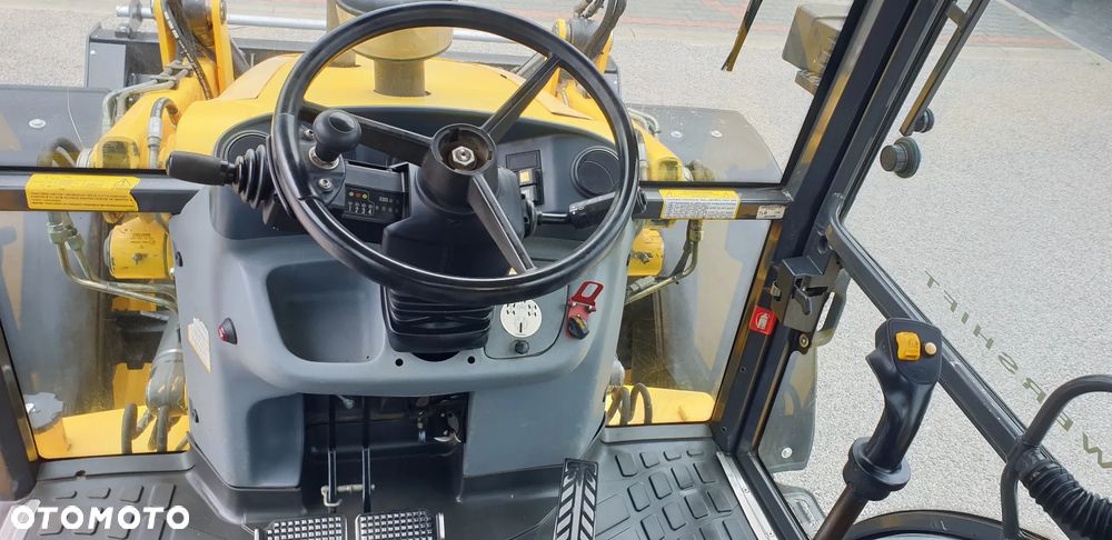 New Holland LB115B rok 2006 łyżka skarpowa hydr. + do kopania na dżojstikach - 13