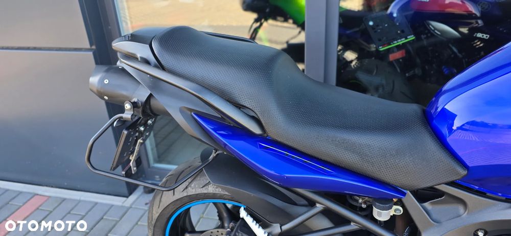 Yamaha FZ6 - 11