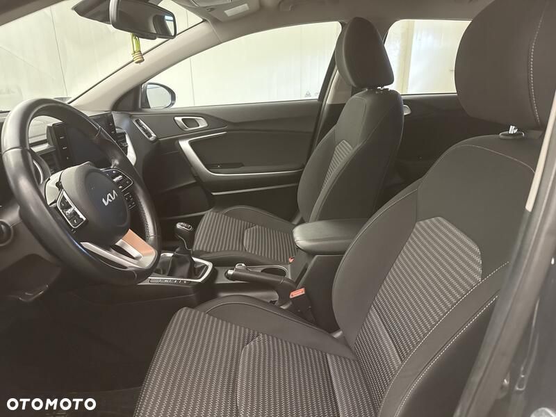Kia Ceed 1.5 T-GDI M - 12