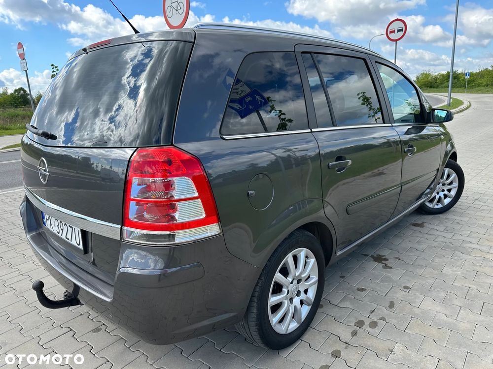 Opel Zafira - 15