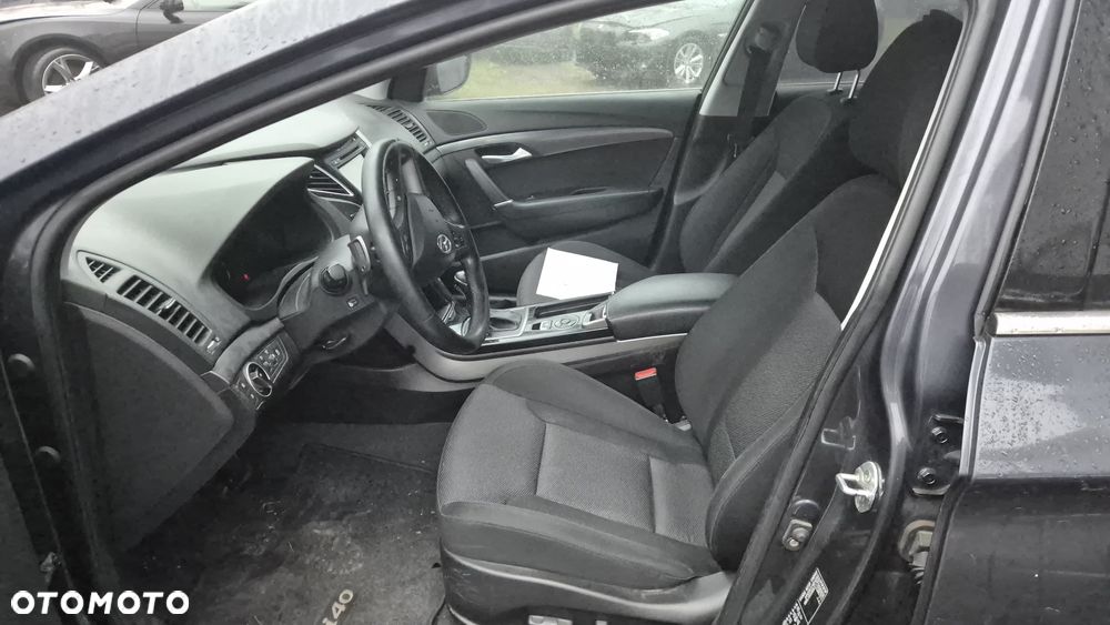 Hyundai i40 Kombi 1.7 CRDi DCT Style - 4