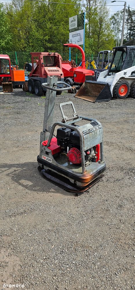 Zagęszczarka gruntu Swepac Honda wacker fb230