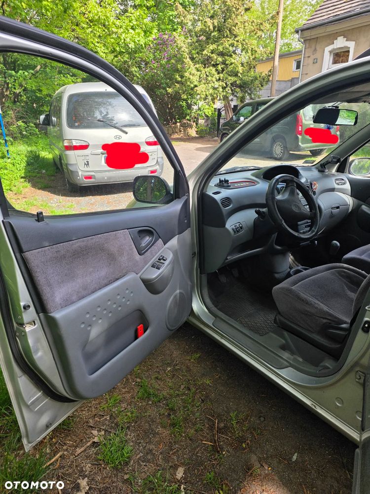 Toyota Yaris - 5