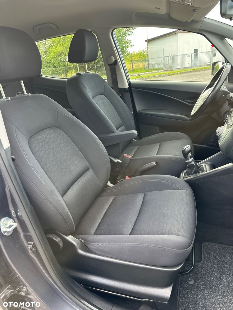 Hyundai ix20 1.4 Premium - 19