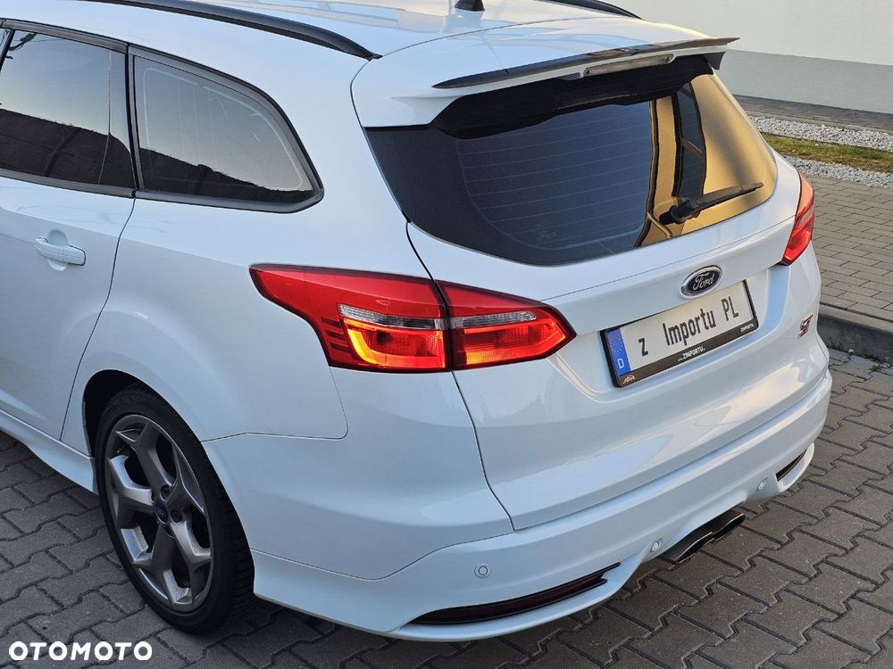 Ford Focus 2.0 EcoBoost ST mit Leder-Sport-Paket - 10