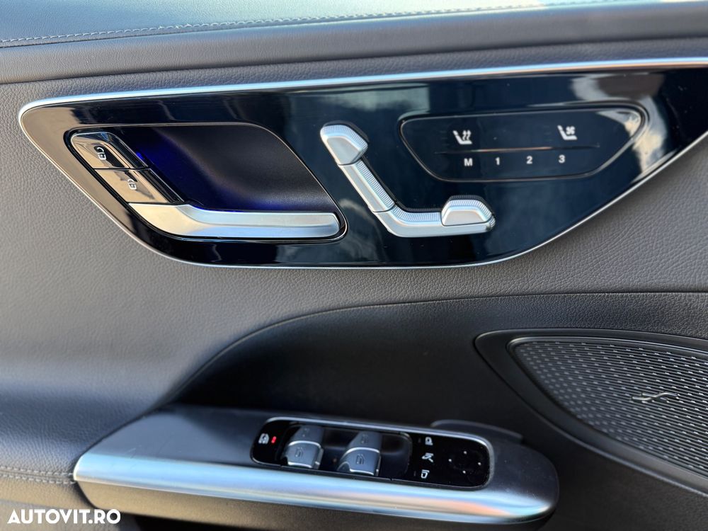 Mercedes-Benz C 300 4Matic 9G-TRONIC AMG Line - 11