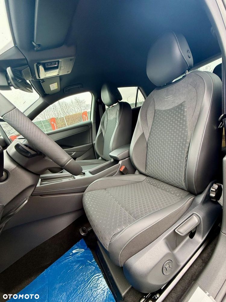 Volkswagen T-Roc 1.5 eTSI R-Line DSG - 10