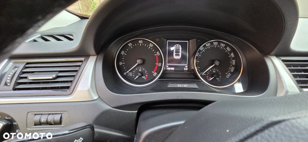 Skoda RAPID 1.2 TSI Active - 11