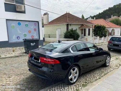Jaguar XE 2.0 D R-Sport Aut. - 3