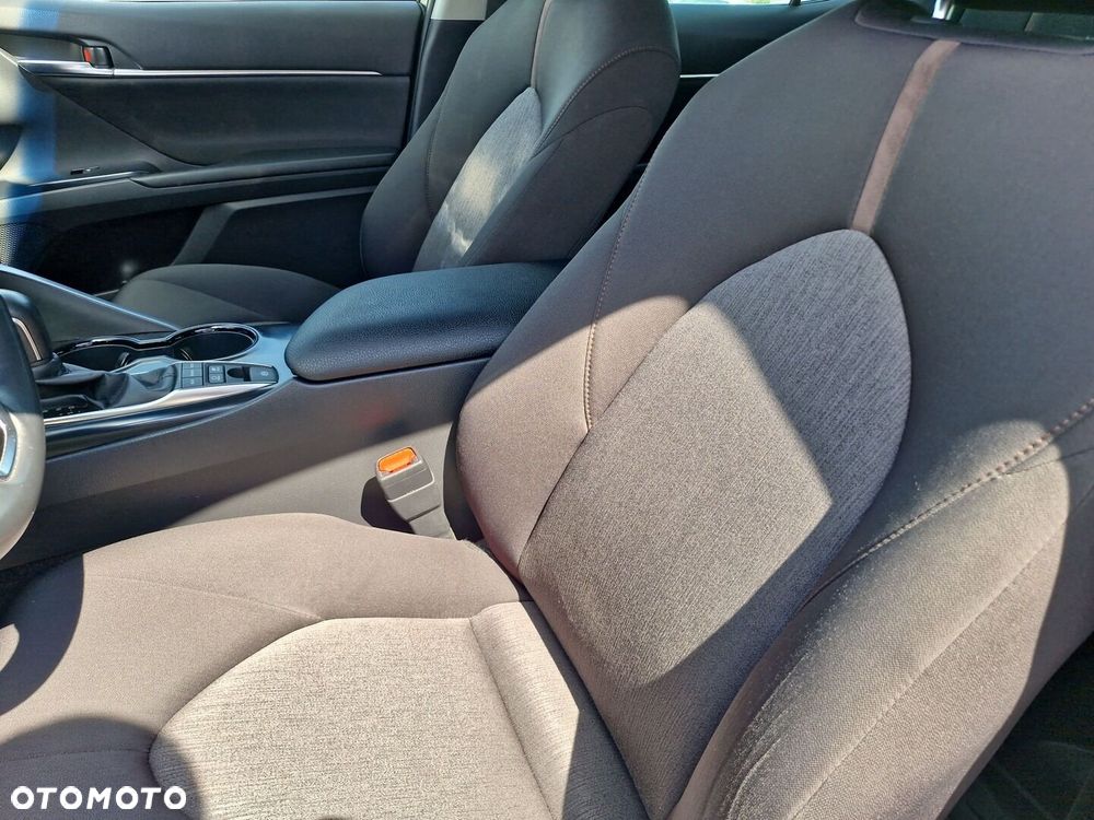 Toyota Camry 2.5 Hybrid Comfort CVT - 14