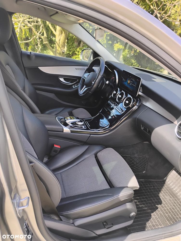 Mercedes-Benz Klasa C 220 d 4Matic 9G-TRONIC Avantgarde - 17