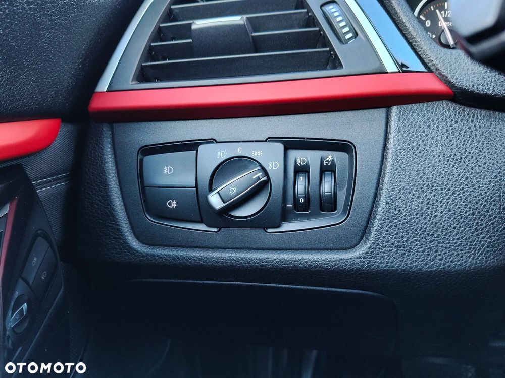 BMW 3GT 320d xDrive Sport Line sport - 36