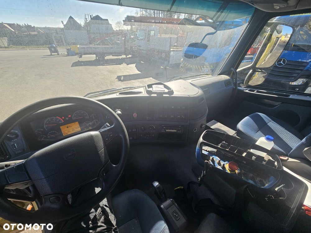 Volvo VOLVO FM 8x4 wywrot HMF 2220 + FLY JIB - 9