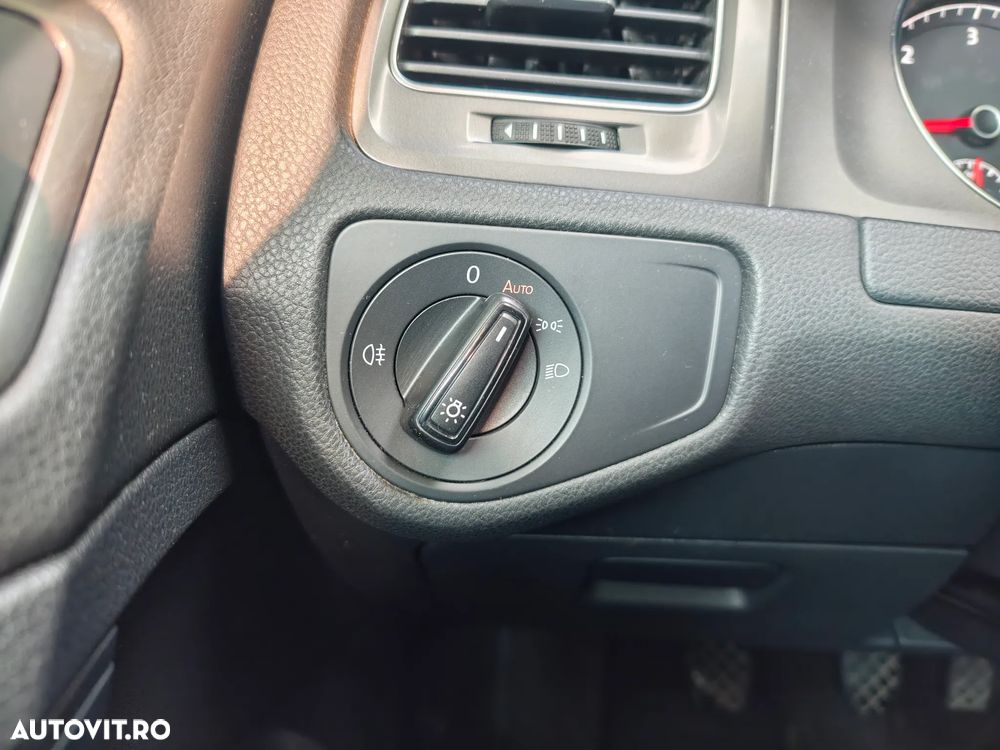 Volkswagen Golf 1.6 TDI DPF Comfortline - 6