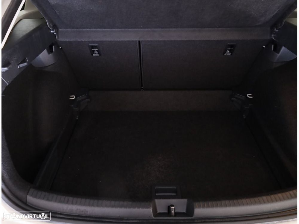 VW Taigo 1.0 TSI Urban DSG - 21